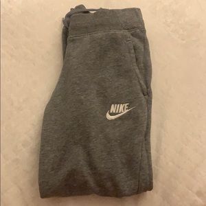 Nike gray sweatpants•PICKUPONLY